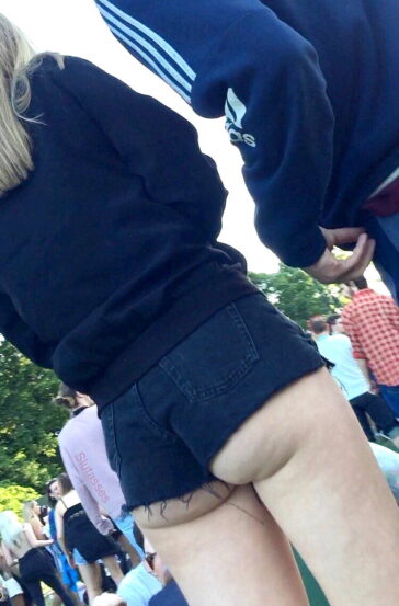 candid teen cheeky shorts creepshots